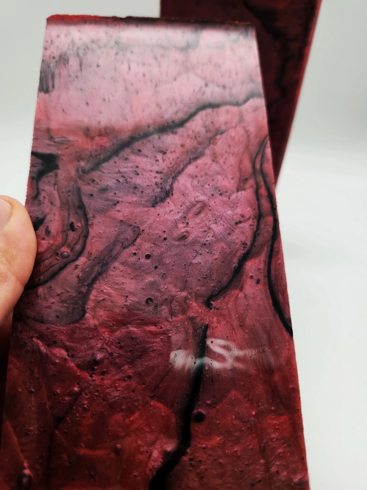 Kırmızı Sİyah Sedefli Hareli Katalin Kalıp 25 cm